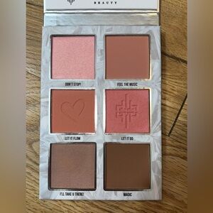 Beauty Creations Metallic Blush Palette